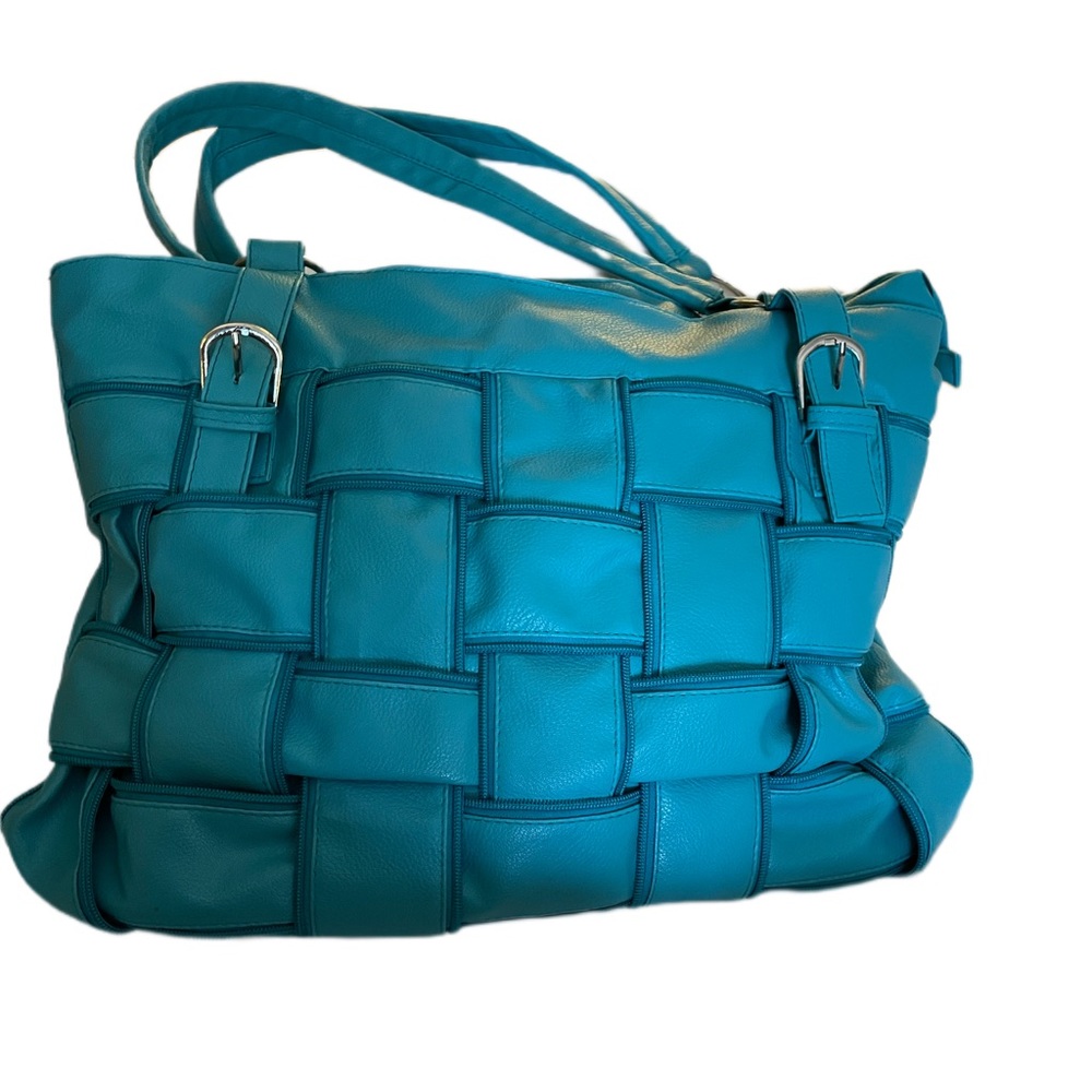 Beautiful Turquoise Shoulder Bag - None Branded. Has a broken zipper inside.